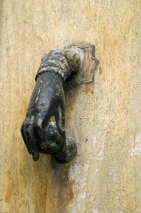 Knocker